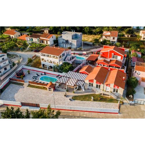 Nice Home In Turanj With Jacuzzi