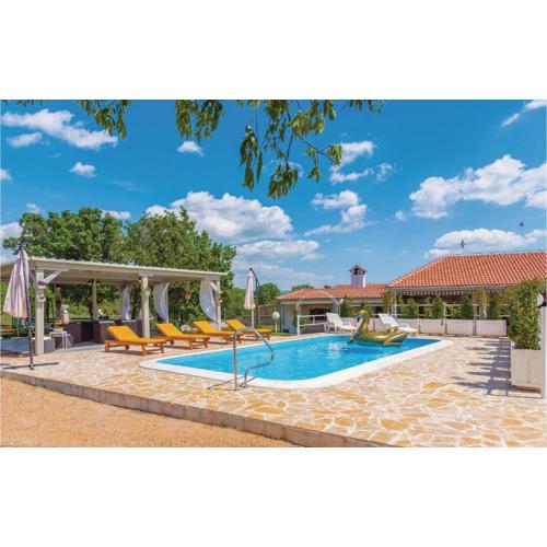 Nice Home In Unesic With Wifi