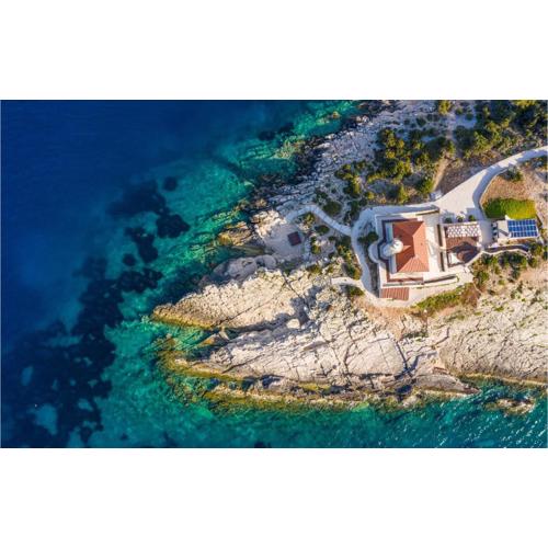 Nice Home In Vis With Kitchen