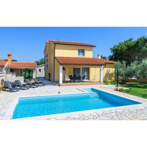 Nice Home In Vodnjan With Kitchen