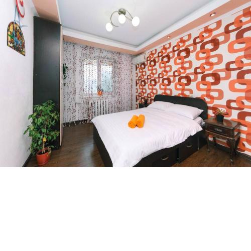 Nice two- bedroom apartment in five minutes from metro Minskaya