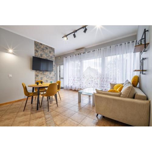 Niezależny apartament z klimatyzacją i parkingiem - Pogodna