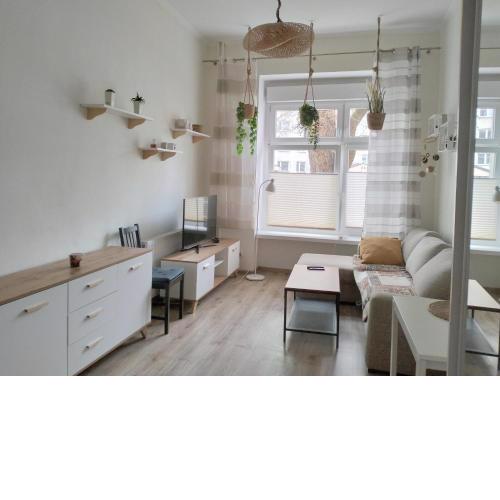 Night Host Trzebnicka 84 free parking