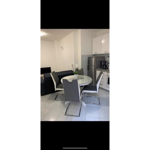 Nina apartmani