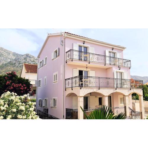 NML Holiday Apartments