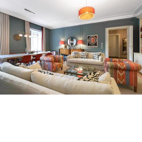 Noble Luxurious Palais