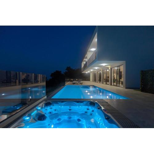 Noble Opatija Riviera Villas by Irundo