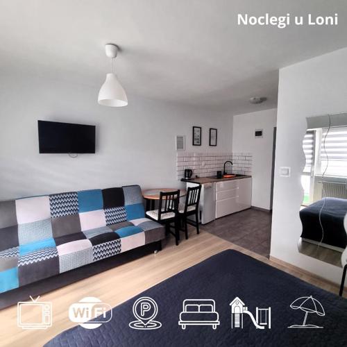 Noclegi u Loni- pokoje studio w zacisznym centrum nad morzem z parkingiem