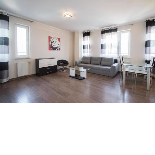 NotaBene Wola Apartment