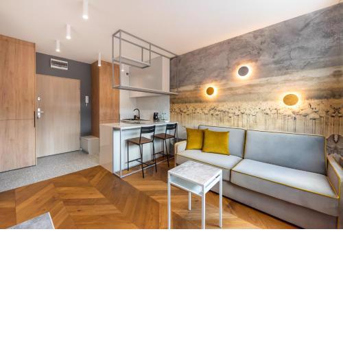 Nowa Praga Geometric Yellow Apartment