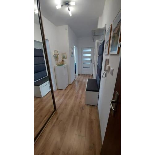 Nowiutki apartament z bezpłatnym parkingiem