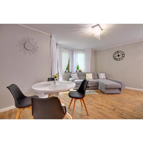 Nowoczesne i Eleganckie Apartamenty Sun Seasons 24 w Karpaczu by Noclegi Renters