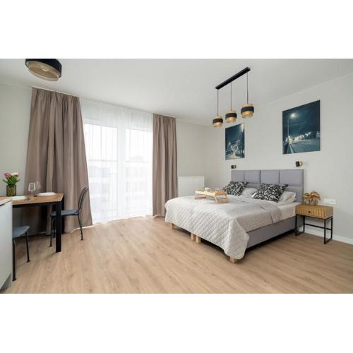 Nowoczesne Studio Very Berry w Poznaniu z Parkingiem by Noclegi Renters