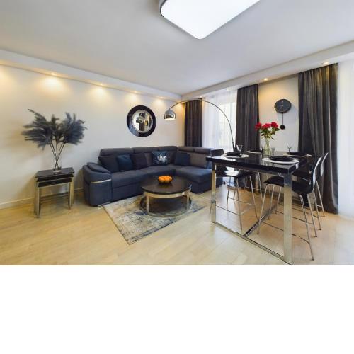 Nowoczesne Studio z Parkingiem 500 m od Starego Miasta w Gdańsku by Noclegi Renters