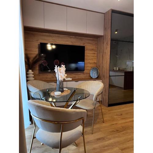 Nowoczesny apartament w centrum Starego Miasta, strzeżony parking