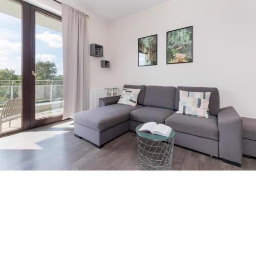 Nowoczesny Apartament w Spokojnej Okolicy z Parkingiem by Rent like home