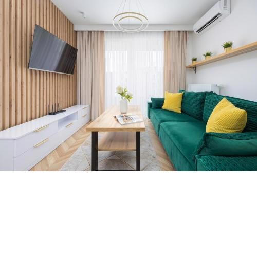 Nowoczesny Apartament z balkonem i miejscem parkingowym Warszawa Ursus by Noclegi Renters