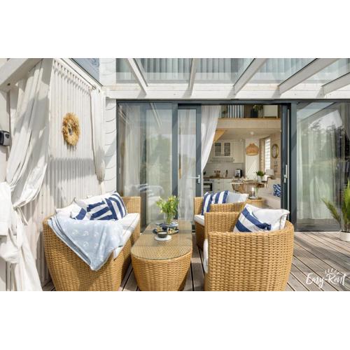 Nowoczesny Domek z Jacuzzi 1