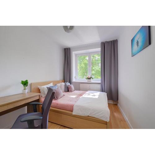 Nowolipki 24 3BR flat with balcony