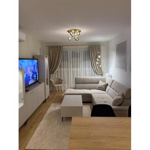 Nowy Apartament w centrum ZŁOTA