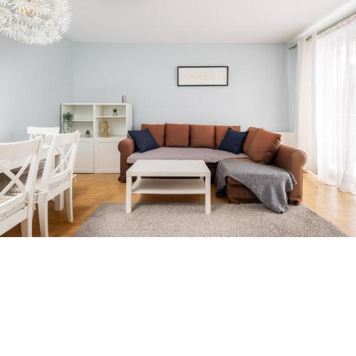 Nutmeg Apartment Wola