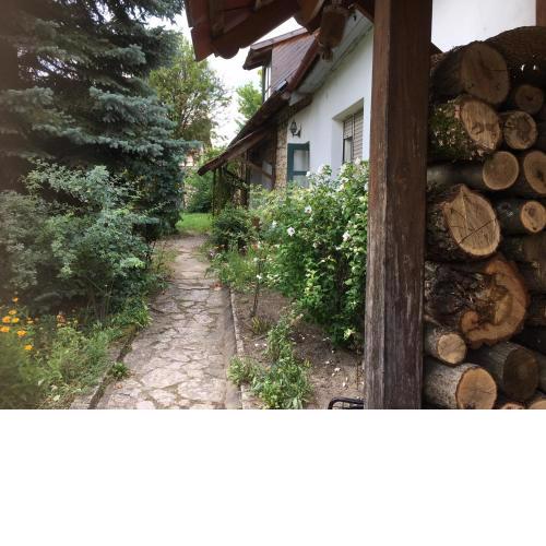 Nyitva Apartman