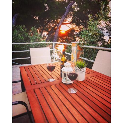 O Sole apartment with private beach