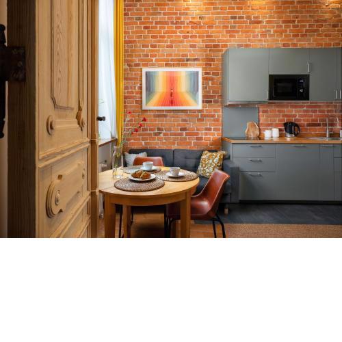 Oak Doors Apartament w Rynku - ProperUNIT