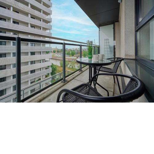 Odra Tower Apartments with FREE GARAGE Wrocław by Noclegi Renters