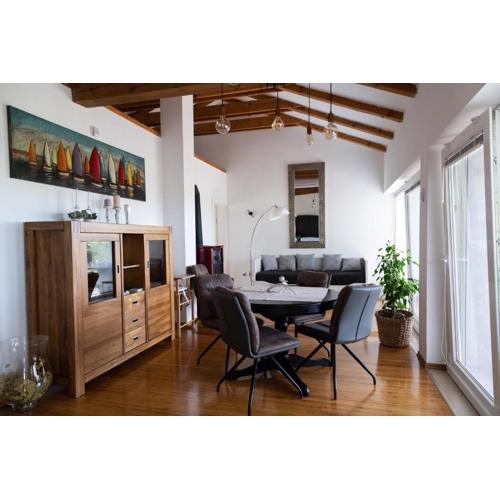 Officinalis - Family Vacation House