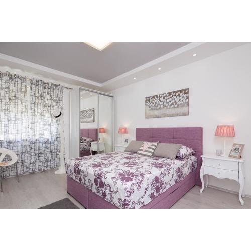 Old City Luxury Apartment Iris