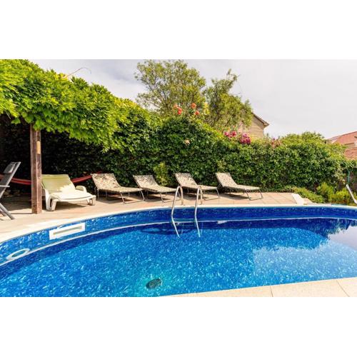 Old Stone House with private Swimming Pool