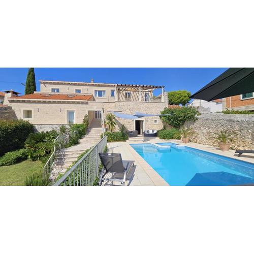 Old Stone Villa with Pool, Jacuzzi, Walled Garden - Villa Kristina
