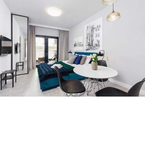 Old Town Apartment with Balcony - Rajska 3 Street