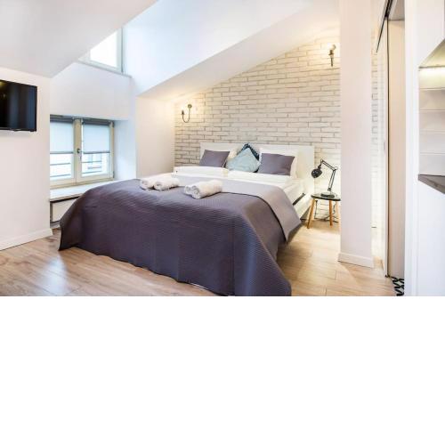 Old Town Apartments - 36A
