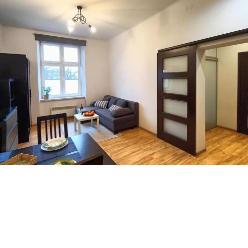 Old Town Apartments - B6A