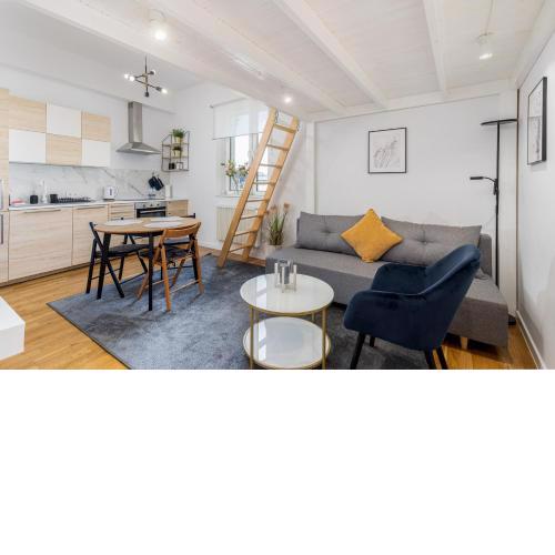 Old Town Chic Studio with Mezzanine