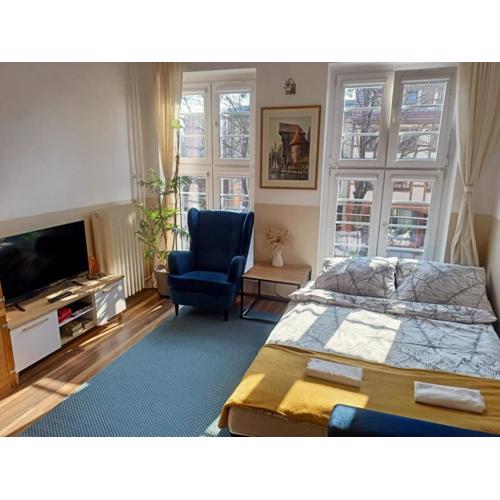 Old Town Crane Apartment