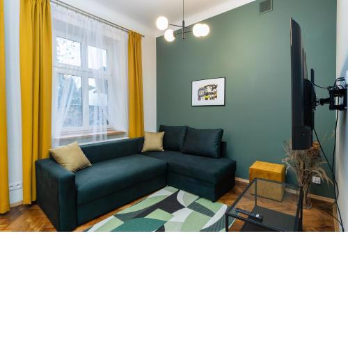 Old Town Emerald Apartment