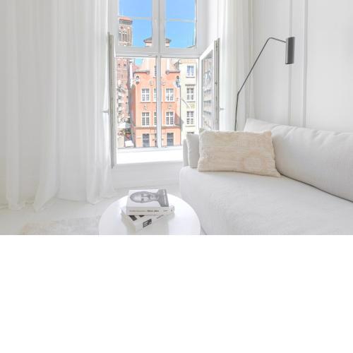 Old Town Pure White by Downtown Apartments