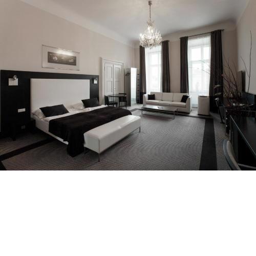 Old Town Square Residence by Emblem