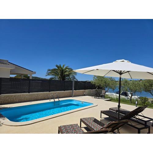 Olive garden, apartment with a private pool