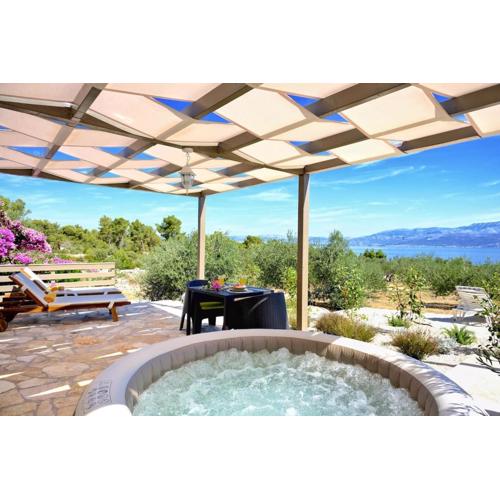 Olive Garden Home with Hot Tub
