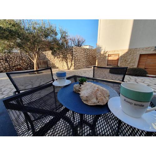 Olive garden Pag studio apartment