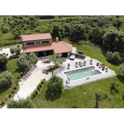 Olive Garden Paradise with Swimming Pool - NEW!!!