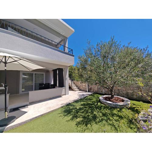 Olive Tree Apartment Zečevo