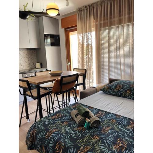 Omis - nice studio apartmant for 2, balcony, sun and beach