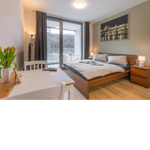 On-site Free Parking, 12 to min Centre, Supermarket