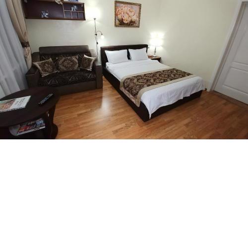 One bedroom 34 Mala Zhytomyrska str Maidan