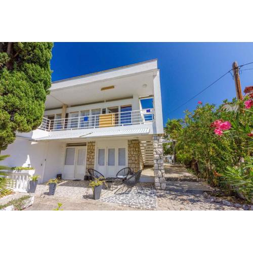 One-Bedroom Apartment in Dramalj X